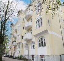 Attraktive 2-Zimmer-Wohnung in Berlin-Friedenau mit großzügigem Wohnbereich und Loggia