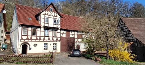 Aussenansicht - Vielseitig nutzbare ScheuneStall mit altem Wohnhaus!