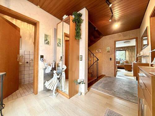 Eingangsbereich - 5 Zimmer Reihenmittelhaus in Offenbach