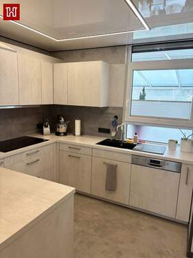 .. hochwertige Küche ! - 5 Zimmer Terrassenwohnung zum Kaufen in Kitzingen