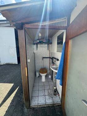 16 Werkstatttoilette - 