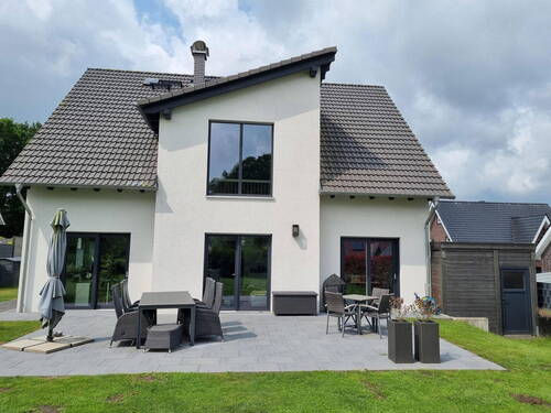 Außenansicht vom Garten - EXKLUSIVES EINFAMILIENHAUS IN TOP-LAGE VON EMSBÜREN