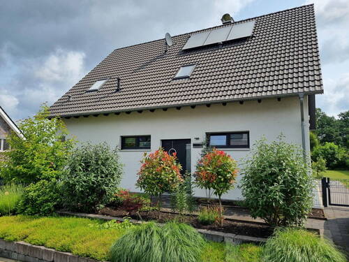 Außenansicht vom Eingang - 6 Zimmer Einfamilienhaus zum Kaufen in Emsbüren