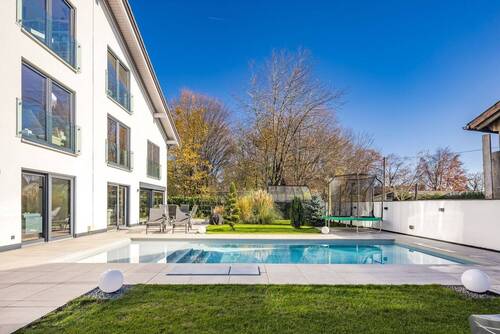 Terrasse und Pool - 