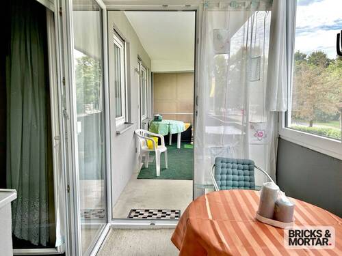 Wintergarten und Balkon - 2 Zimmer Etagenwohnung in Augsburg / Pfersee