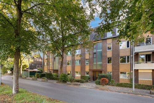 Ansicht Wohnhaus - 2 Zimmer Etagenwohnung zum Kaufen in Düsseldorf