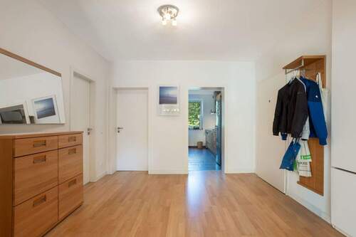 Eingangsereich - Etagenwohnung mit 71,90 m&sup2; in Düsseldorf zum Kaufen