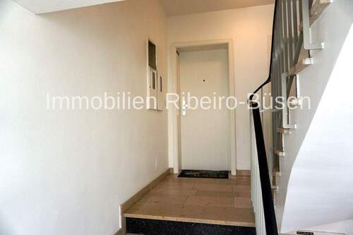 Wohnungstüre - 2 Zimmer Etagenwohnung zum Kaufen in Köln