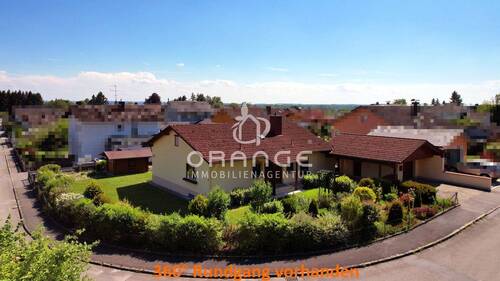 Startbild - Wohnen mit Charme: Eckgrundstück - Bungalow mit Wintergarten, Gartenidylle, Keller & viel Platz!