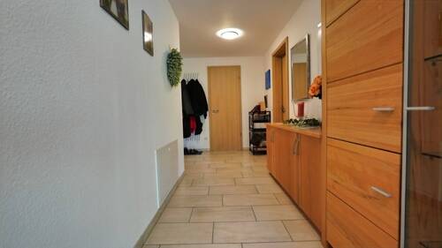Großzügiger Flur - Etagenwohnung mit 86,60 m² in Deggenhausertal zum Kaufen
