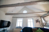 Holzbalken im Wohnzimmer (DG) - 
