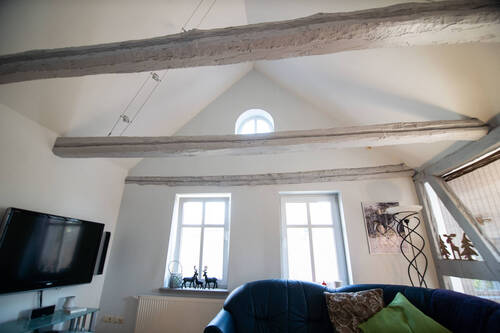 Holzbalken im Wohnzimmer (DG) - 