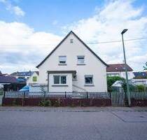 Charmantes Einfamilienhaus mit großem Garten in Vöhringen