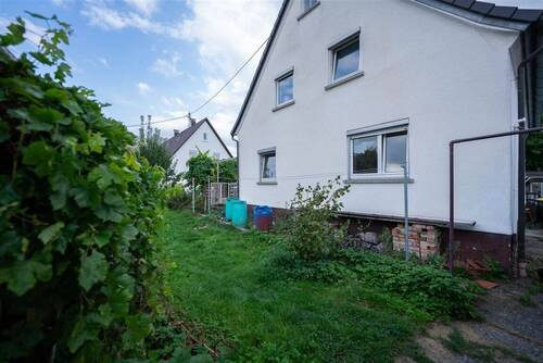 Außenansicht mit Garten - 