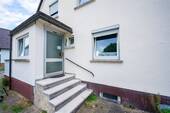 Eingang - 5 Zimmer Einfamilienhaus in Vöhringen