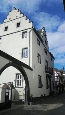 Außenansicht - Großzügige 2,5 Zimmer-Wohnung in unmittelbarer Rheinnähe