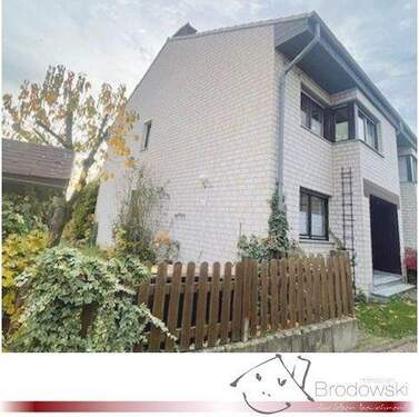 Hausansicht - Solides, gepflegtes Einfamilienhaus in guter, ruhiger Wohnlage von Grevenbroich - Hemmerden