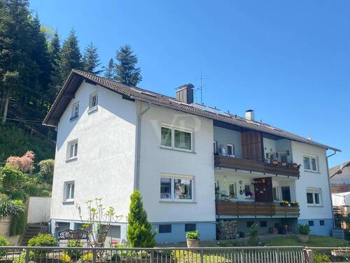 Außen 2 - 3 Zimmer Etagenwohnung zum Kaufen in Baden-Baden / Neuweier