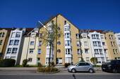 Ansicht Haus - ***FRISCH RENOVIERT . SOFORT FREI . 76 m² MIT BALKON & TG-STELLPLATZ***