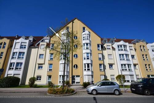 Ansicht Haus - ***FRISCH RENOVIERT . SOFORT FREI . 76 m² MIT BALKON & TG-STELLPLATZ***