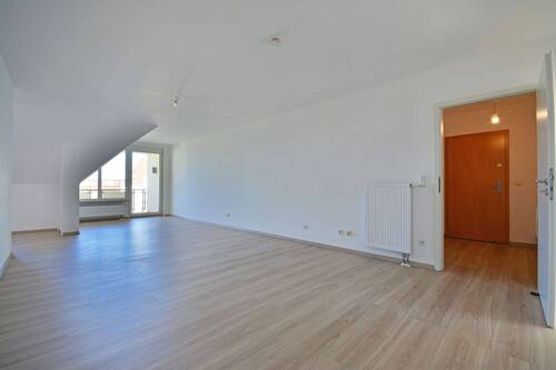 Wohnen/Essen - Etagenwohnung mit 76,00 m&sup2; in Neumarkt zum Kaufen