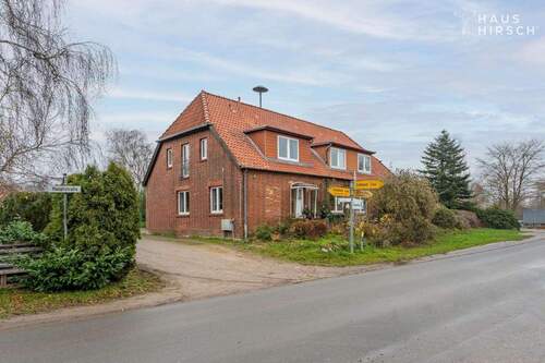 Straßenansicht 1 - Investoren aufgepasst! - Spannendes Mehrfamilienhaus mit Entwicklungspotential