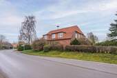 Straßenansicht 2 - 1 Zimmer Mehrfamilienhaus, Wohnhaus zum Kaufen in Stockelsdorf