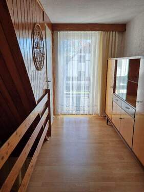 Diele im OG mit Ausgang zur Dachterrasse - 