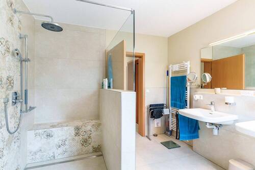 Dusche mit Sitzplatz OG - 