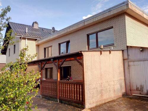 Seitenansicht - 8 Zimmer Einfamilienhaus zum Kaufen in Raubach