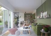 Wohnzimmer mit direktem Zugang zur Terrasse - 