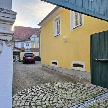 Blick i.d.Innenhof - 5 Zimmer Einfamilienhaus zum Kaufen in Frankweiler
