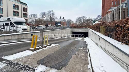Zufahrt - Garage, Stellplatz in Hamburg