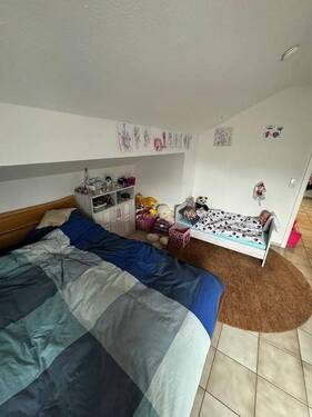 20 Schlafzimmer mit Kinderbett - 