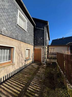 Hof.jpg - 4 Zimmer Einfamilienhaus in Steinigtwolmsdorf