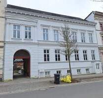 Exklsuive 2-Zimmer-Wohnung mit Süd-Balkon und Einbauküche im Zentrum Greifswalds