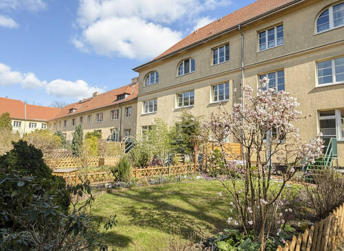 Blick auf das Wohnhaus - 3 Zimmer Etagenwohnung zum Kaufen in Berlin-Pankow
