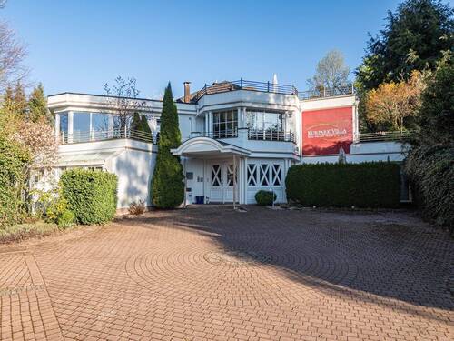 Außenansicht - Ehemaliges Hotel als attraktive Gewerbefläche (Büro, Seniorenwohnen, etc. ) im Zentrum von Olsberg