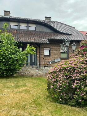 Vorderansicht - Vielfältige Wohn- und Investment-Chance: 4-Familienhaus im idyllischen Vreden