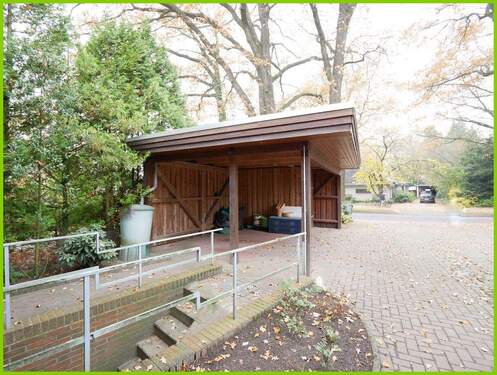 Blick zum Caport - 4 Zimmer Doppelhaushälfte in Apensen