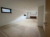 Wohnlich ausgebautes Zimmer im Kellergeschoss - 