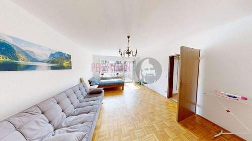 Wohnzimmer - Möblierte 2-Zimmer-Wohnung im 3. Obergeschoss mit Balkon, Aufzug & Stellplatz