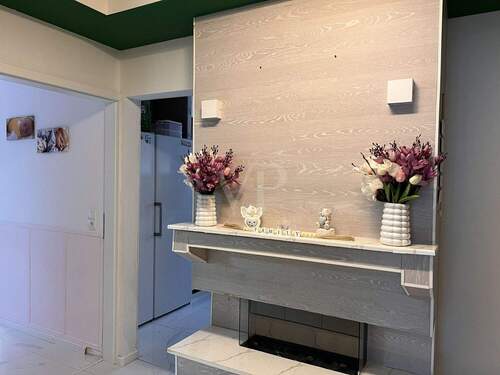 Eingangsbereich _Flur - Etagenwohnung mit 83,50 m&sup2; in Baden-Baden zum Kaufen