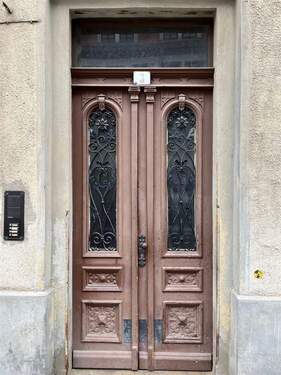 Haustür - 3 Zimmer Etagenwohnung zur Miete in Torgau