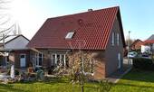 Titelbild - Verklinkertes Einfamilienhaus in Holzständerbauweise in einzugsfertigem Zustand