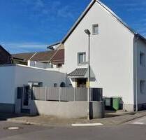 Attraktives Haus mit 2 Wohneinheiten - ideal für Eigennutzer und Investoren - Dormagen Stürzelberg