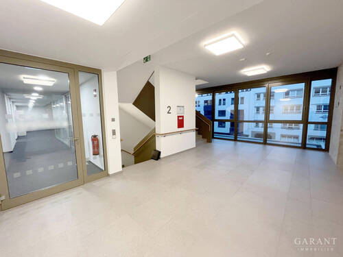 Treppenraum 2. OG - Büro in Stuttgart