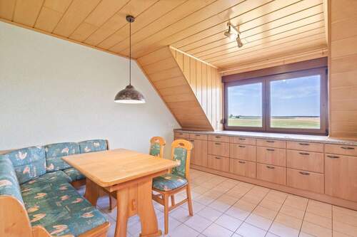 DG - Küche mit Esstisch - 1 Zimmer Mehrfamilienhaus, Wohnhaus in Tuchenbach