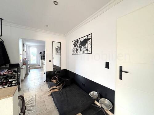 Flur - Doppelhaushälfte mit 110,00 m&sup2; in Kiel / Ellerbek zum Kaufen