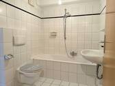 Innenliegendes Wannenbad - 